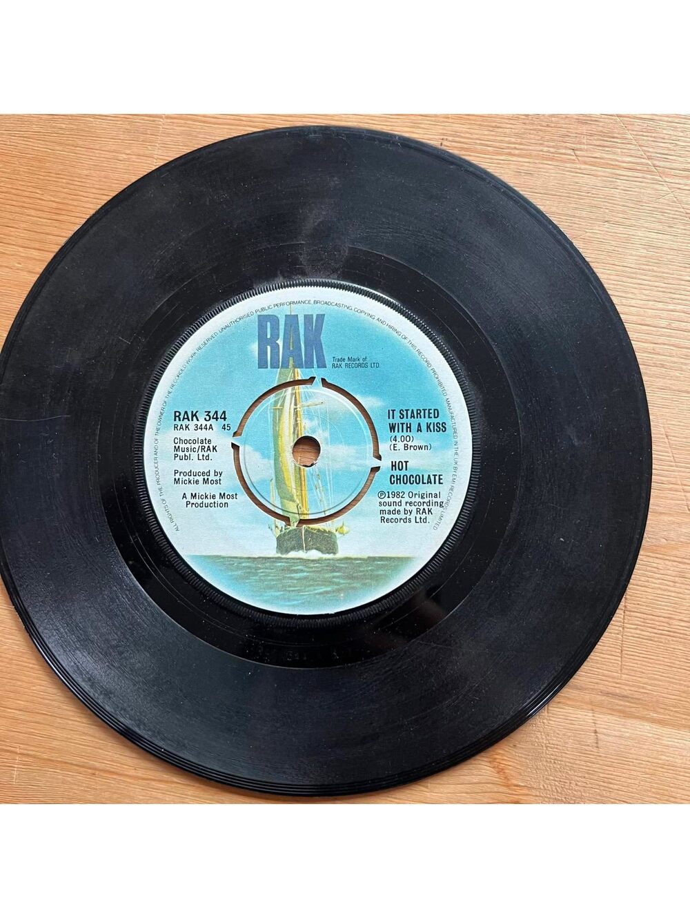 Hot Chocolate - It Started with a Kiss/Emotion Explosion 45rpm VG+ R10